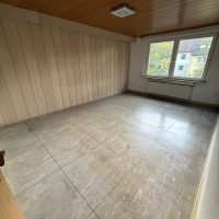 Helle 4 Zimmer-Whg. Nähe S/U-Bahnhaltestelle "Stadthaus" für 3er WG geeignet